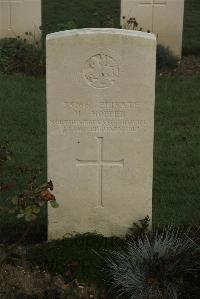 Vermelles British Cemetery - Hopper, H