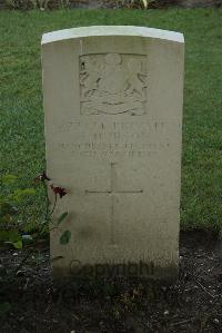 Vermelles British Cemetery - Hudson, W