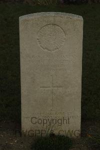 Vermelles British Cemetery - Hughes, Irvine