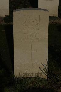 Vermelles British Cemetery - Hunter, Herbert