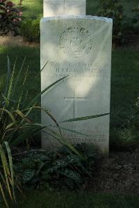 Vermelles British Cemetery - Innes, William
