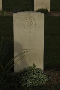 Vermelles British Cemetery - Jardine, J