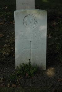 Vermelles British Cemetery - Jennings, John Arthur
