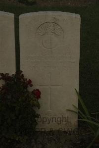 Vermelles British Cemetery - Jones, Salisbury Llewellyn