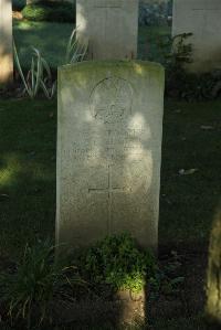 Vermelles British Cemetery - King, Lewis