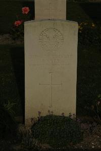 Vermelles British Cemetery - Kyle, John