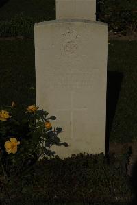 Vermelles British Cemetery - Latham, J