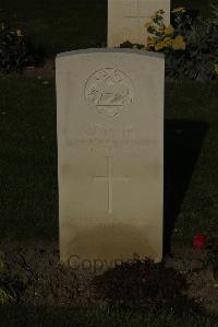 Vermelles British Cemetery - Leahy, Maurice Lionel