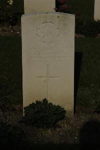 Vermelles British Cemetery - Lennox, A