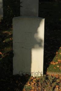 Vermelles British Cemetery - Lennox, M