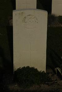 Vermelles British Cemetery - Levy, H