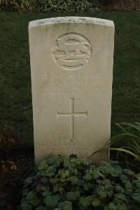 Vermelles British Cemetery - Lewis, Andrew