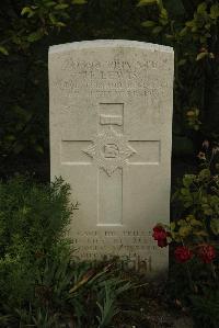 Vermelles British Cemetery - Lewis, H