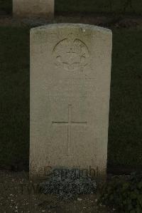 Vermelles British Cemetery - Lintott, William Richard