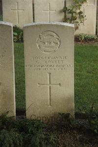 Vermelles British Cemetery - Lovett, G