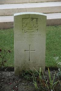 Vermelles British Cemetery - Lowe, Edwin