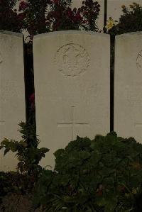 Vermelles British Cemetery - MacFie, D