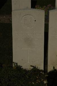 Vermelles British Cemetery - MacKinnon, Lachlan