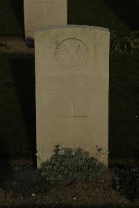 Vermelles British Cemetery - MacLean, W