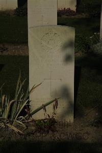 Vermelles British Cemetery - MacLeod, James Herbert Neynoe