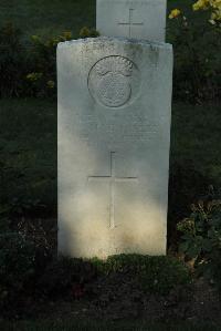 Vermelles British Cemetery - MacQueen, R R