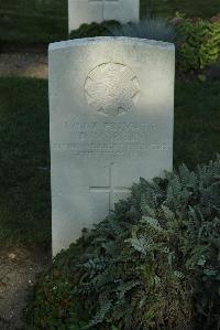 Vermelles British Cemetery - Martin, D