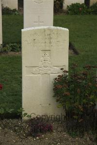 Vermelles British Cemetery - Martin, G
