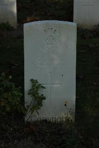 Vermelles British Cemetery - Martin, W