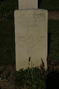 Vermelles British Cemetery - Maxwell, Matthew