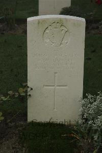 Vermelles British Cemetery - McDowell, William