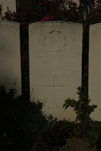 Vermelles British Cemetery - McGlymont, W