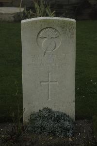 Vermelles British Cemetery - McMullan, E