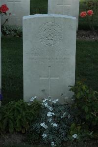 Vermelles British Cemetery - McQueen, Robert Buchanan