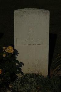 Vermelles British Cemetery - Mead, Thomas Hallard