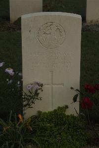 Vermelles British Cemetery - Medlar, S S