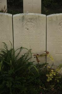 Vermelles British Cemetery - Mewse, J