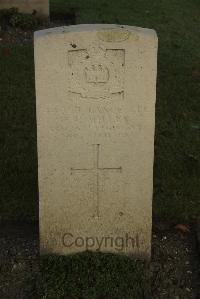 Vermelles British Cemetery - Miller, W C