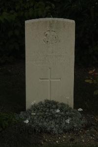 Vermelles British Cemetery - Mitchell, J N