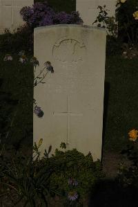 Vermelles British Cemetery - Moffatt, W