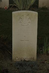 Vermelles British Cemetery - Monk, Gerald Patrick De Baillou