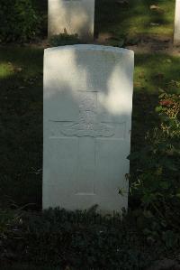Vermelles British Cemetery - Moore, R