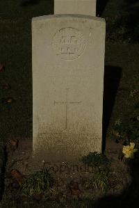 Vermelles British Cemetery - Moore, Wilfred Richard