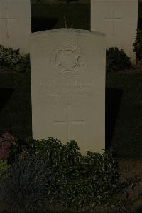 Vermelles British Cemetery - Moores, Albert George