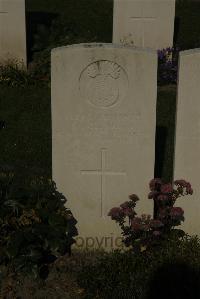 Vermelles British Cemetery - Nicholas, R