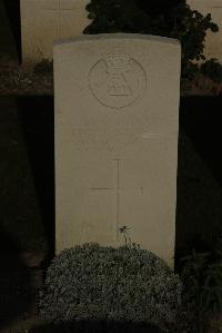 Vermelles British Cemetery - Nisbet, Peter