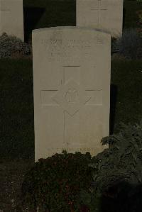 Vermelles British Cemetery - Omand, Andrew