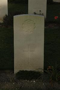 Vermelles British Cemetery - Park, James