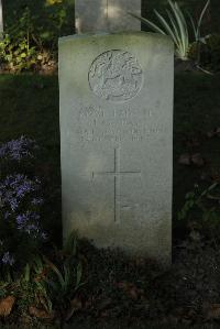 Vermelles British Cemetery - Pay, J W