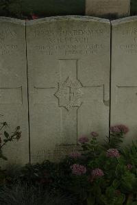 Vermelles British Cemetery - Peach, W H