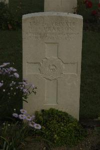 Vermelles British Cemetery - Pearson, Ernest James